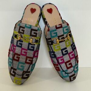 Pre Owned Iconic Mule Gucci Silver w/ Multi Color GG’s. Sz 37.5